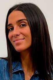 <em>Claudia </em>Martínez